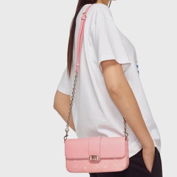 🌸🌸NWT MCM Beautiful leather Bag - Picture 4 of 12